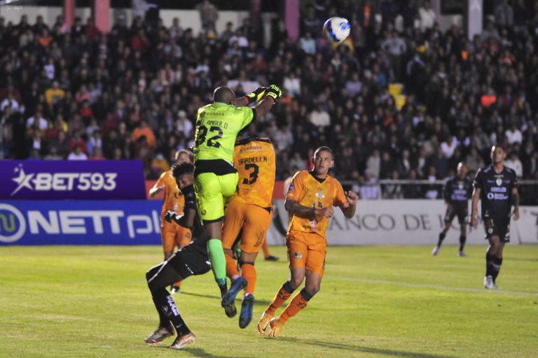 AUSENCIA DE GOLES EN LOJA: Libertad igualó ante IDV