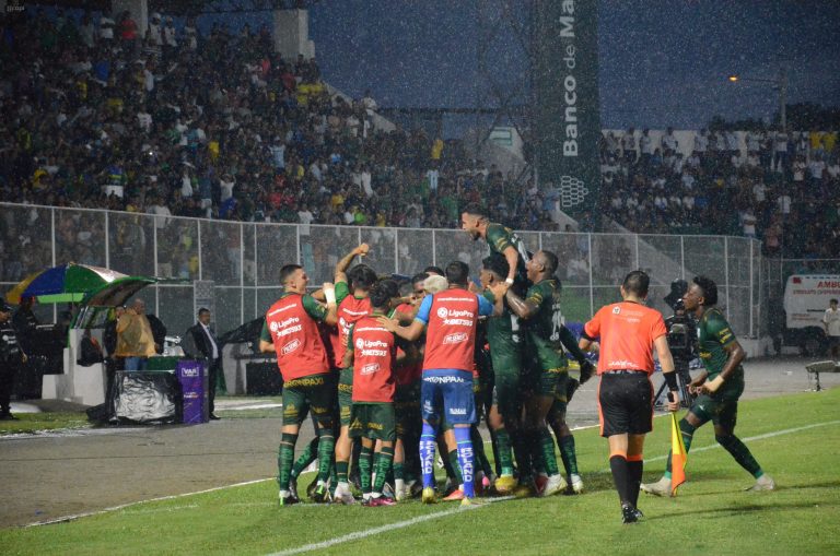 LLUVIA, GOLES Y EMOCIONES: Orense derrotó a LDU en un partidazo
