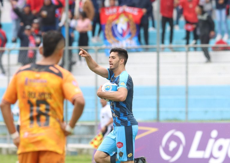 (VIDEO) HAT-TRICK DE CARRILLO: El Nacional remontó y ganó a Libertad