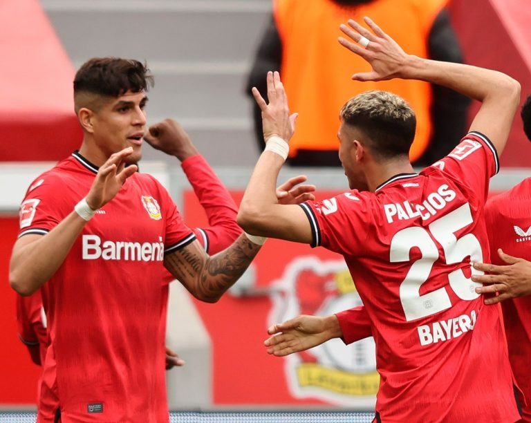 HINCAPIÉ NO COMPLETÓ EL PARTIDO: Bayer Leverkusen derrotó al Frankfurt