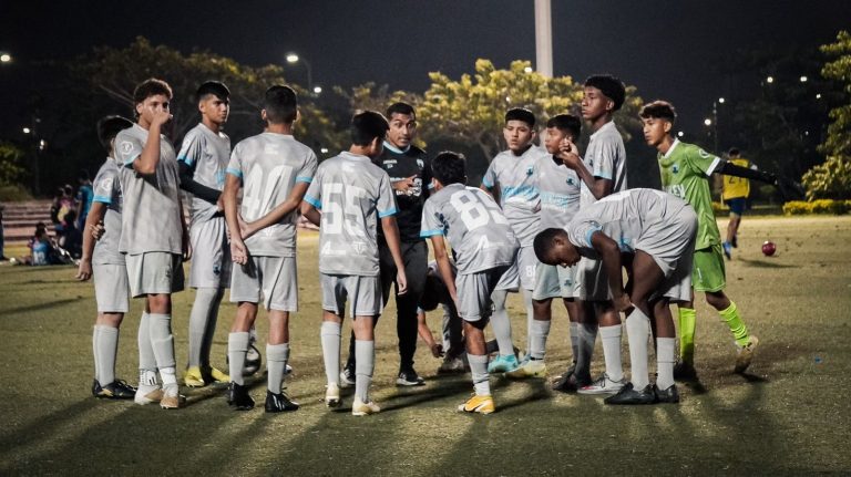 (FOTOS) NUEVO PROYECTO: Walter Zea tendrá su equipo en la Segunda Categoría