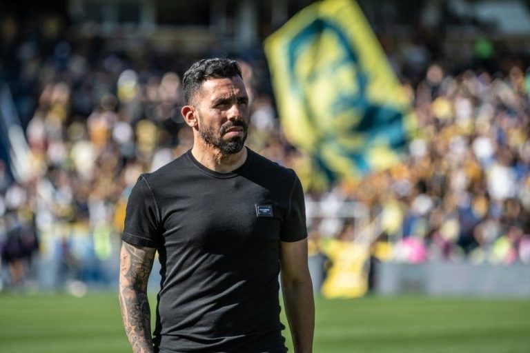 Carlos Tevez es opción para dirigir a un equipo argentino
