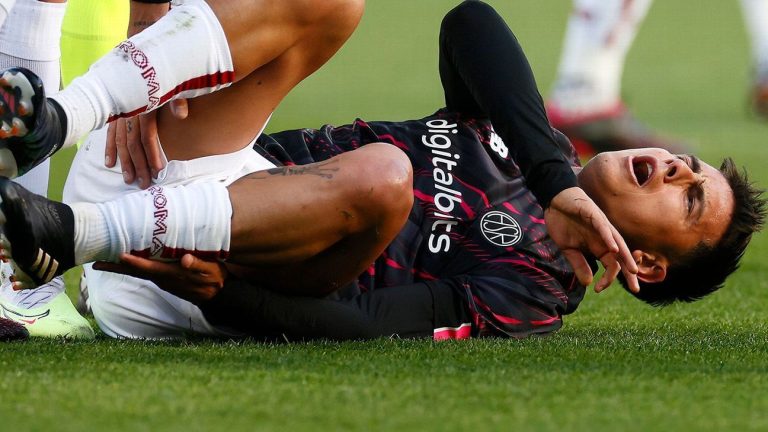 Dybala salió lesionado del encuentro entre Roma y Feyenoord