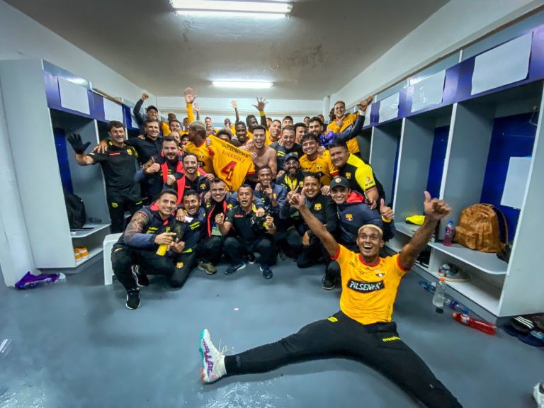 (VIDEO) La alegría del camerino de BSC tras ganar en Casa Blanca