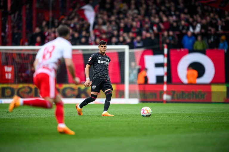 (VIDEO) Valioso empate del Bayer Leverkusen de Piero Hincapié en la Bundesliga