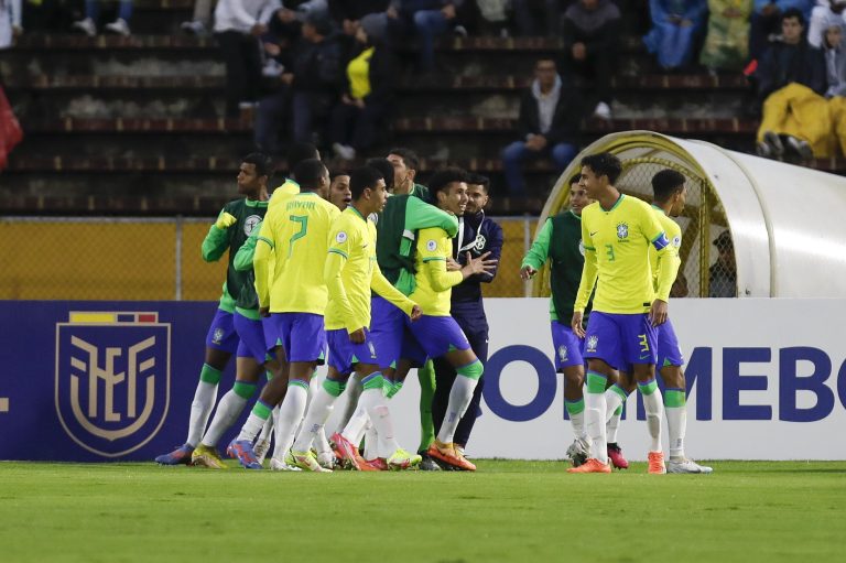 (VIDEO) OBLIGA A QUE ECUADOR GANE: Brasil se impuso a Argentina en el Olímpico Atahualpa