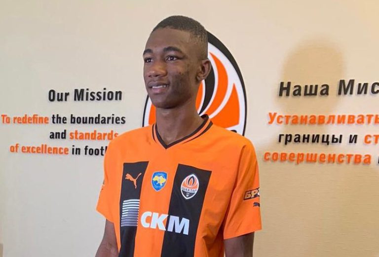 Noticia Banco Guayaquil | OFICIAL: Denil Castillo, presentado por Shakhtar Donestk