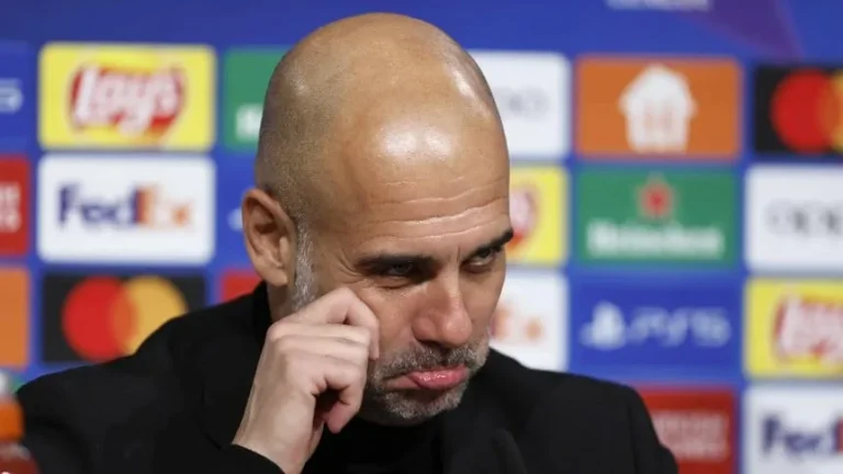 (VIDEO) Lo hicieron “llorar”: El curioso momento de Pep Guardiola en conferencia de prensa