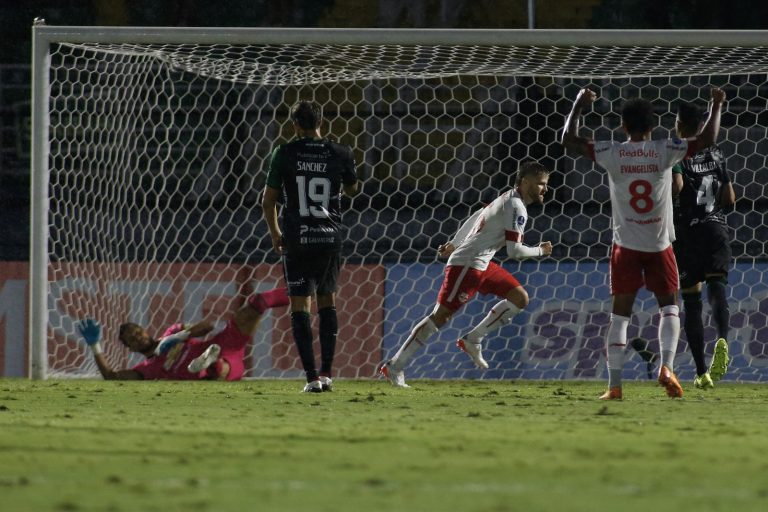 (VIDEO) PALIZA: Bragantino goleó 5-0 a Oriente Petrolero por Copa Sudamericana