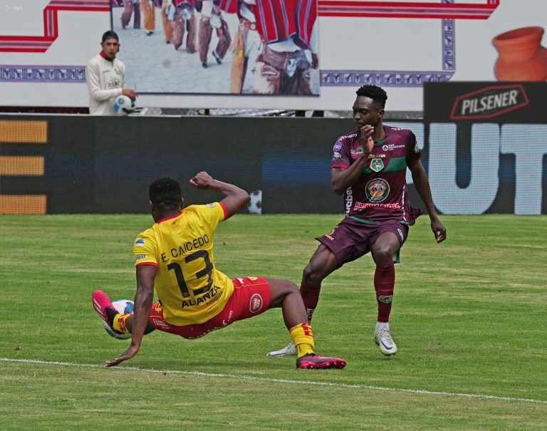 SIN GOLES: Mushuc Runa y Aucas igualaron en Echaleche