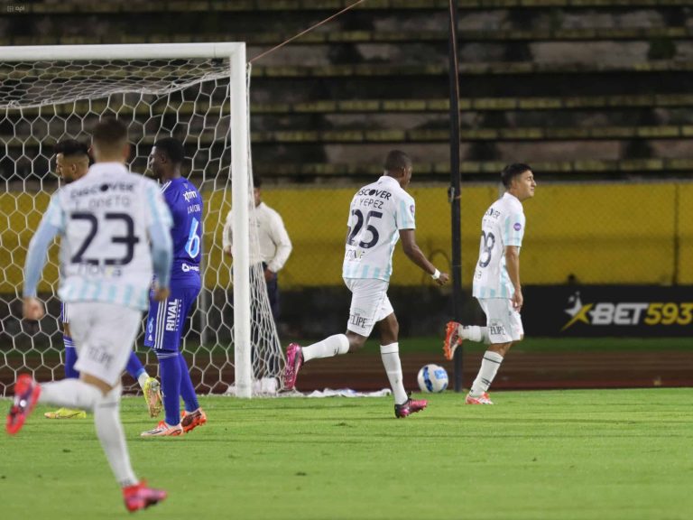 U. Católica ganó y Emelec no puede alejarse de los últimos puestos