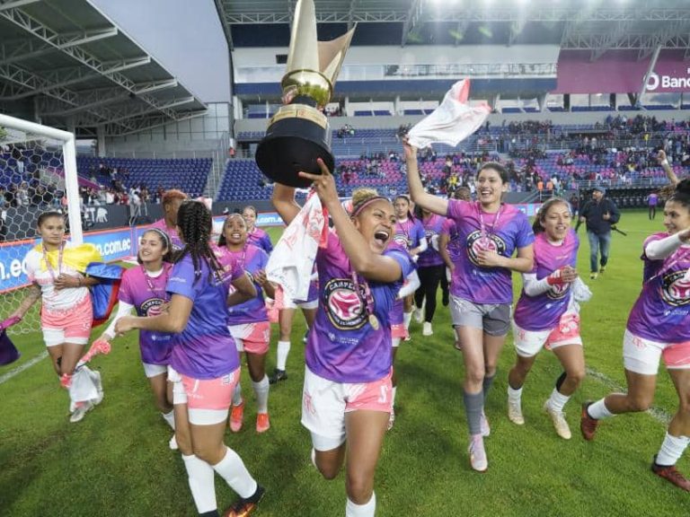 (VIDEO) FÚTBOL FEMENINO: “La FEF le debe a todos los clubes”