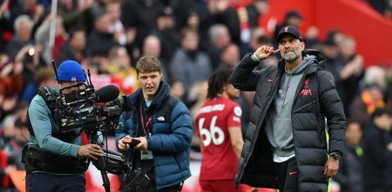 Klopp se deja ir en la sala de prensa: “No es normal cómo me mira”