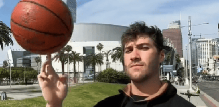 Un youtuber se hace pasar por un jugador de los Lakers… y los Lakers caen