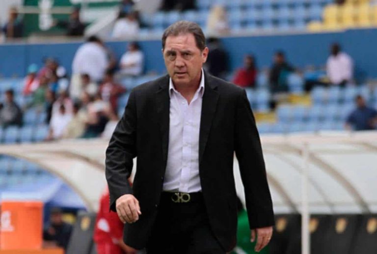 Álex Aguinaga eligió a los tres mejores jugadores ecuatorianos de la historia