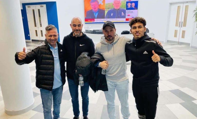 Félix Sánchez visitó al Ecua-Brighton