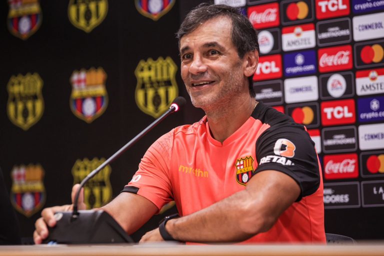 Bustos: “Los clubes importantes también pasan por momentos de adaptación”