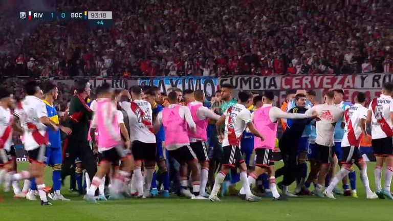 (VIDEO) “UNA BATALLA CAMPAL”: El final caliente entre River y Boca