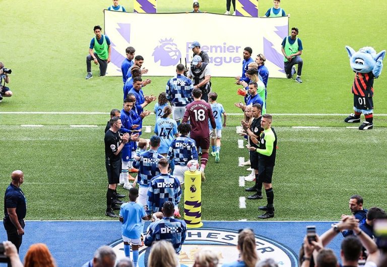 (VIDEO) ¡PASILLO DE HONOR AL TRICAMPEÓN! Gran gesto del Chelsea al Man. City