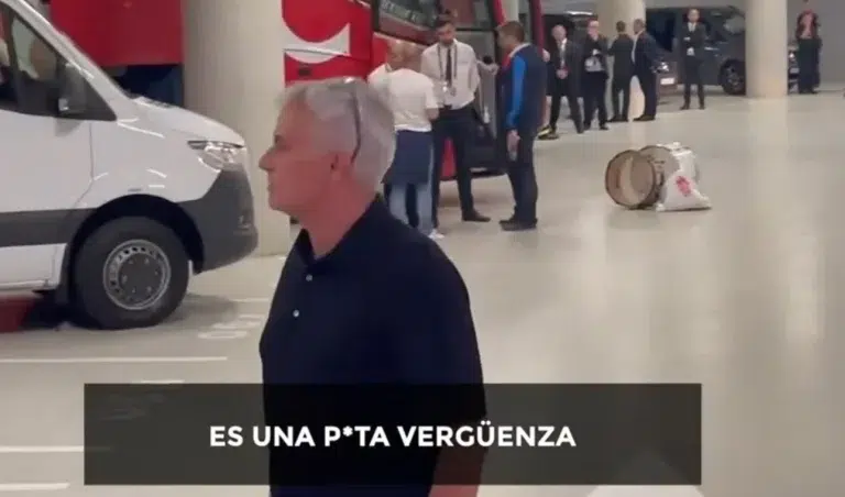 (VIDEO) La bronca de Mourinho: fue a insultar a los árbitros al estacionamiento