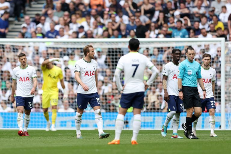(VIDEO) DE MAL EN PEOR: Tottenham cayó ante Brentford de local