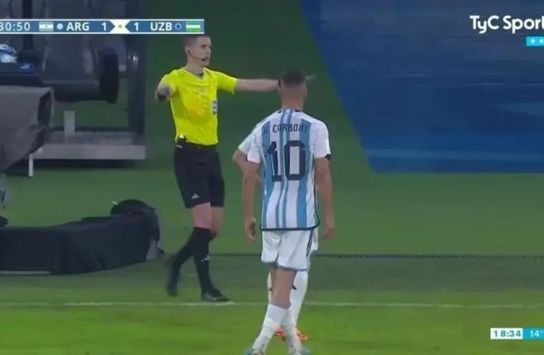 (VIDEO) Debutó en el Mundial el audio en vivo del VAR y fue en el partido de Argentina