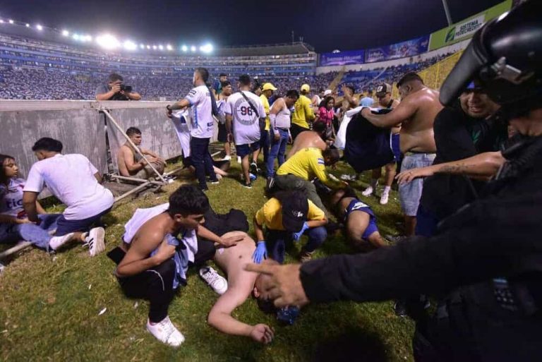 ¡Decisión ejemplar y severa! Liga de El Salvador da por finalizado su torneo tras estampida mortal