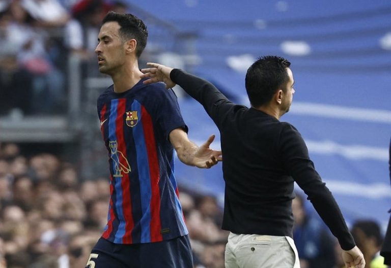 Xavi: “Si queremos competir bien, hay que encontrar un Busquets”