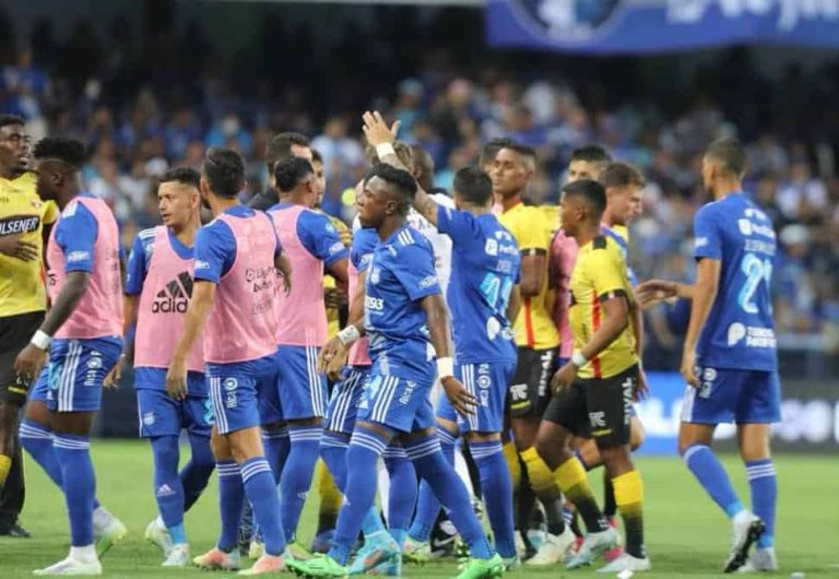Árbitros confirmados para el Clásico del Astillero