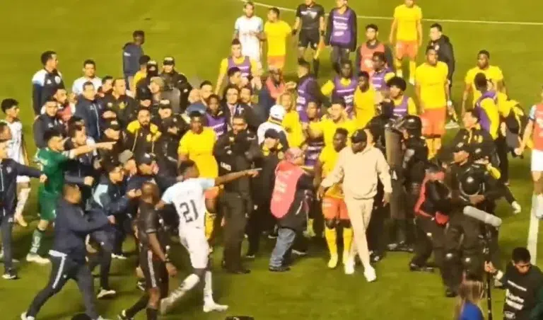(DOCUMENTO) Fuertes sanciones para Aucas por los incidentes ante Guayaquil City