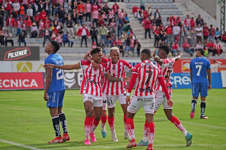 Guayaquil City NO pudo otra vez en la altura: Fue goleado por T. Universitario en Ambato