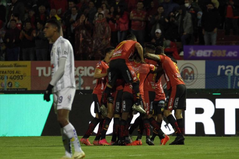 PALIZA ‘COLORADA’: Deportivo Cuenca goleó 4-0 a Delfín