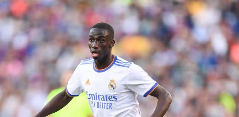 Mendy, también tentado por Arabia
