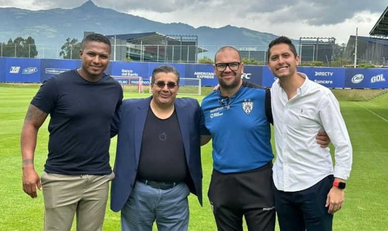(FOTOS) Antonio Valencia visitó las instalaciones de IDV