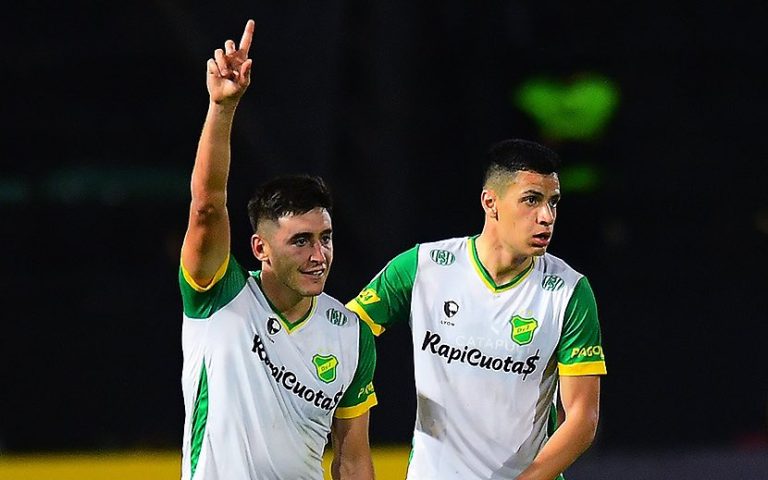 (VIDEO) Defensa y Justicia goleó de visita a Peñarol en la Sudamericana