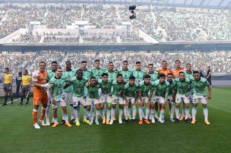 (VIDEO) Ángel Mena y Byron Castillo, campeones de la Concachampions con Club León