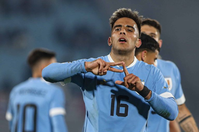 (VIDEO) Uruguay goleó en el estreno de Bielsa