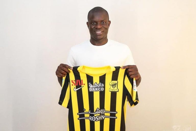 Kanté podría regresar al fútbol europeo