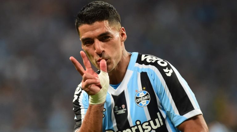“La rodilla de Luis Suárez está llegando a un límite y su situación es grave”