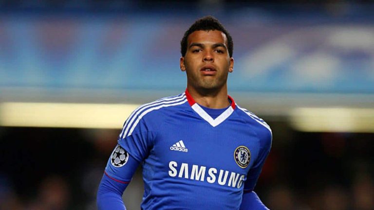 La ex promesa del Chelsea que vive en la calle y lucha con su adicción al alcohol