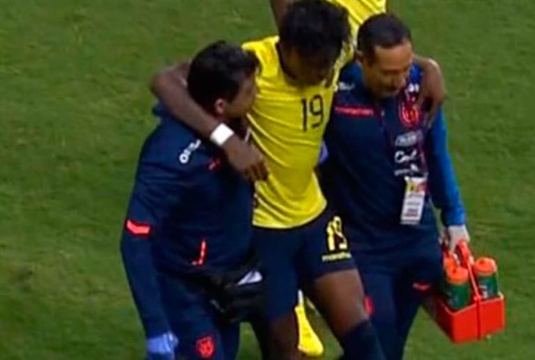 (VIDEO) Leonardo Realpe se retiró lesionado en La Tri