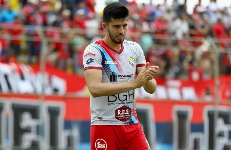 Desde LDU explican las intenciones que tenían con Ronie Carrillo