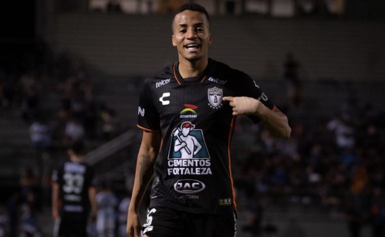 Con Byron Castillo titular: Pachuca cayó en la final del Campeón de Campeones de México