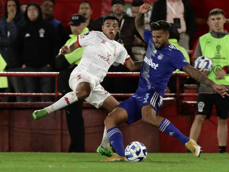 OFICIAL: Huracán y una fuerte multa de CONMEBOL por insultos racistas a jugadores de Emelec