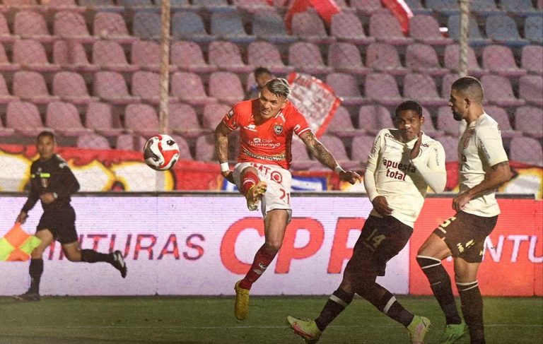 (VIDEO) SIGUE LA RACHA: GOLAZO de Carlos Garcés en el empate de Cienciano