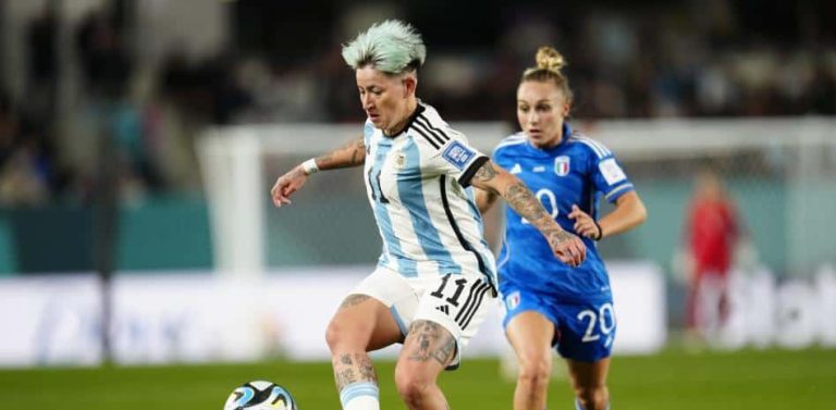 Críticas a la goleadora de Argentina por tener de ídolo a CR7