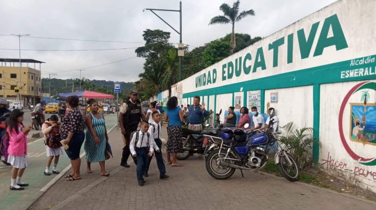 #StudioNews | Ministerio de Educación suspende las clases en Esmeraldas