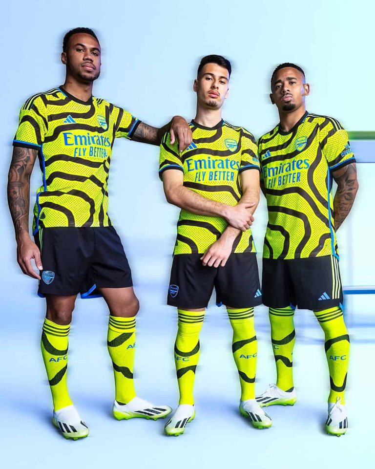 (VIDEO) Arsenal presentó su nueva camiseta suplente