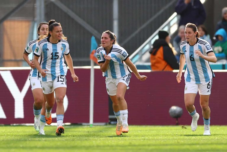 (VIDEO) A PURO CORAJE: Argentina remontó un 0-2 e igualó con Sudáfrica