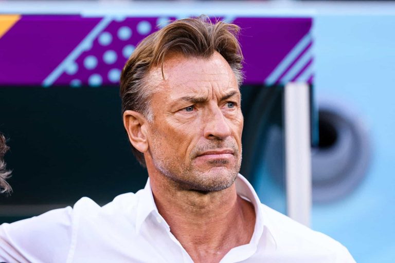 Hervé Renard hizo historia: El primer DT en ganar en mundiales masculinos y femeninos